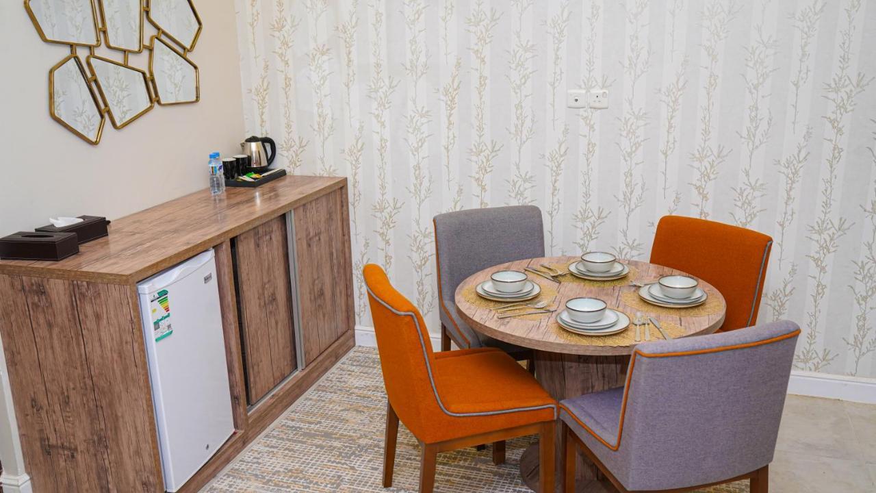 Clowzer Hotel Appartments Rijád Kültér fotó